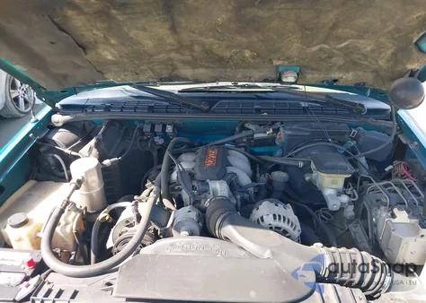 1995 Chevrolet Blazer from USA, damaged, VIN 1GNCS13W5S2194195